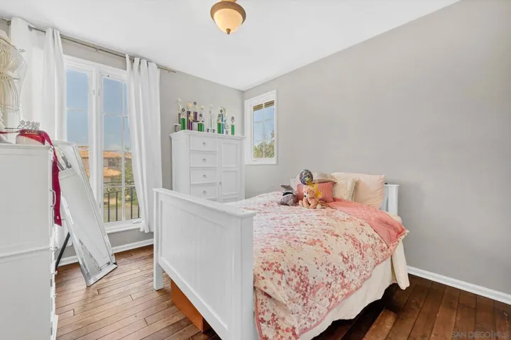 7727 Via Zafiro, San Diego, California 92067