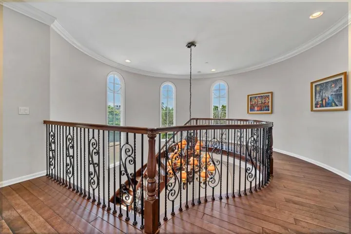 7727 Via Zafiro, San Diego, California 92067