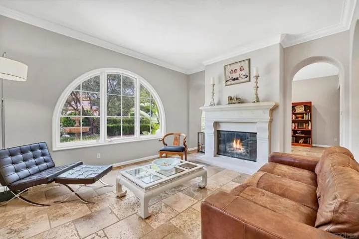 7727 Via Zafiro, San Diego, California 92067