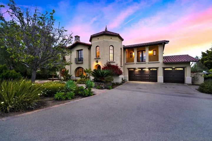 7727 Via Zafiro, San Diego, California 92067