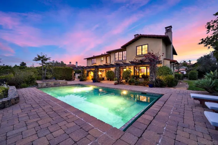 7727 Via Zafiro, San Diego, California 92067