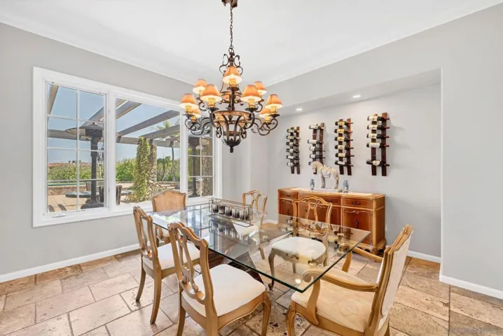 7727 Via Zafiro, San Diego, California 92067