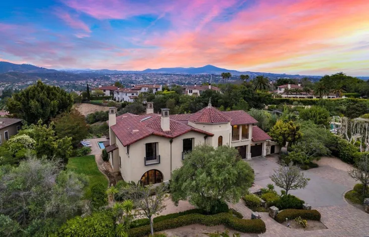 7727 Via Zafiro, San Diego, California 92067