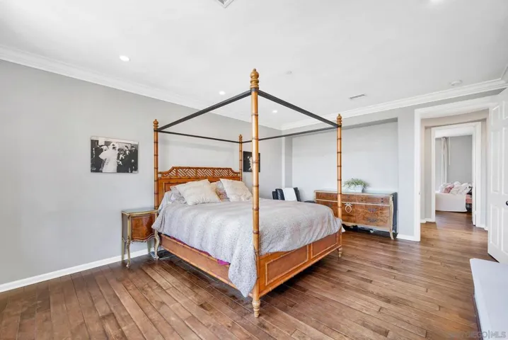 7727 Via Zafiro, San Diego, California 92067