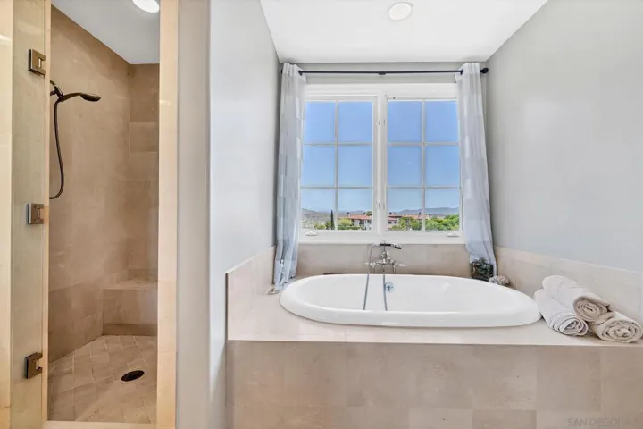 7727 Via Zafiro, San Diego, California 92067