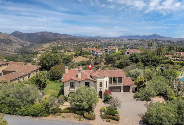 7727 Via Zafiro, San Diego, California 92067