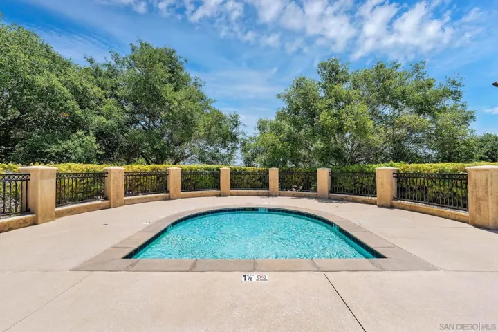 7727 Via Zafiro, San Diego, California 92067