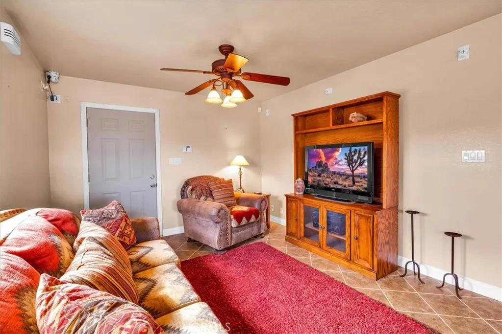 380 Mack Lane, 29 Palms, California 92277 home-pic-6