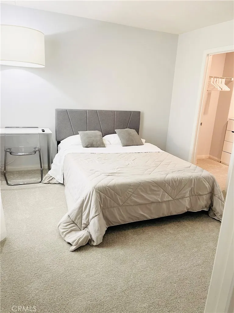 14120 W Willow Lane, Van Nuys, California 91405 home-pic-15