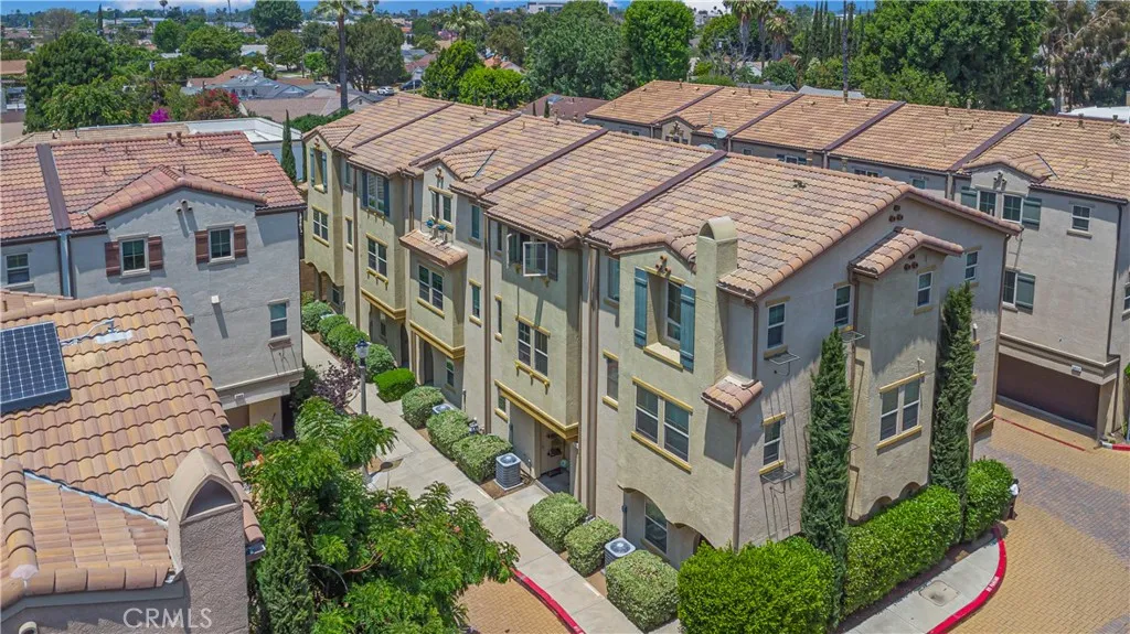 14120 W Willow Lane, Van Nuys, California 91405 home-pic-36
