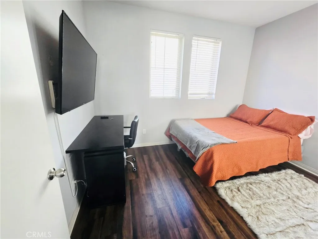 14120 W Willow Lane, Van Nuys, California 91405 home-pic-24