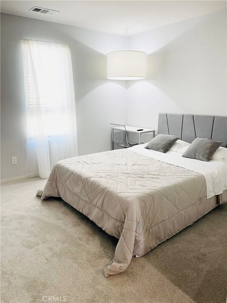 14120 W Willow Lane, Van Nuys, California 91405 home-pic-14