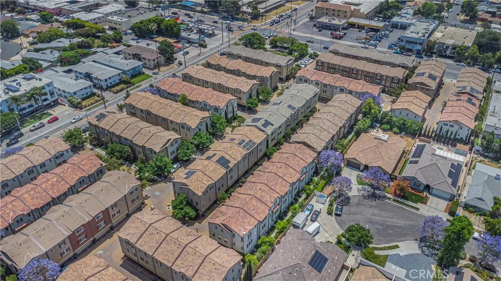 14120 W Willow Lane, Van Nuys, California 91405 home-pic-41