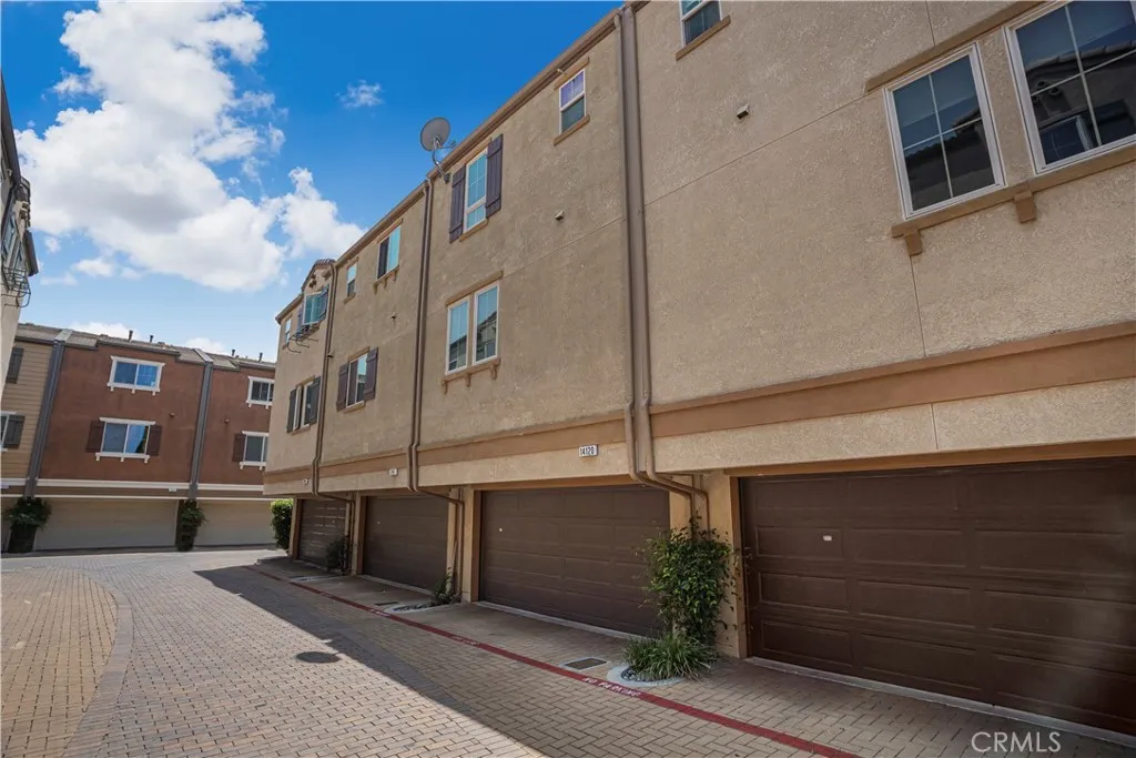 14120 W Willow Lane, Van Nuys, California 91405 home-pic-49
