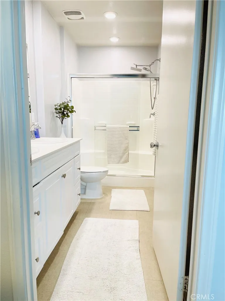 14120 W Willow Lane, Van Nuys, California 91405 home-pic-16