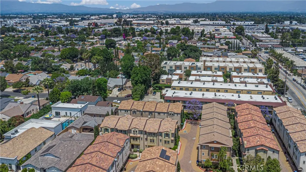 14120 W Willow Lane, Van Nuys, California 91405 home-pic-46