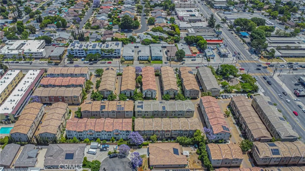14120 W Willow Lane, Van Nuys, California 91405 home-pic-42
