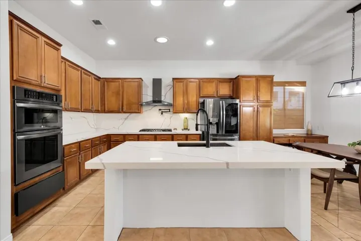 44875 Via Catalina - Great Rm Kitchen