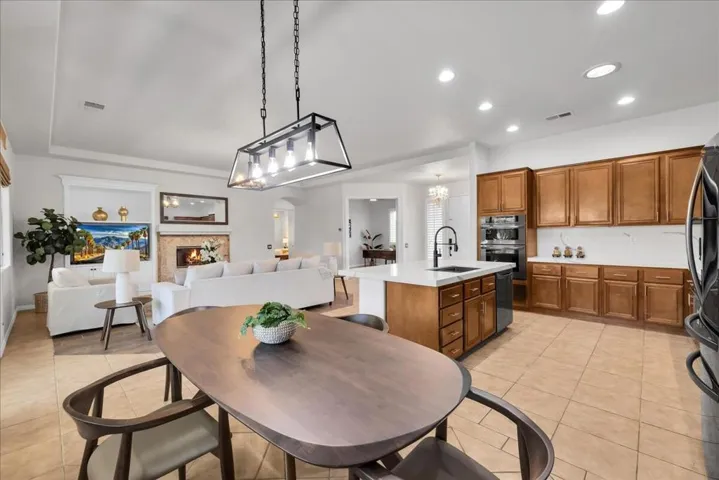 44875 Via Catalina - Great Rm Dining Rm