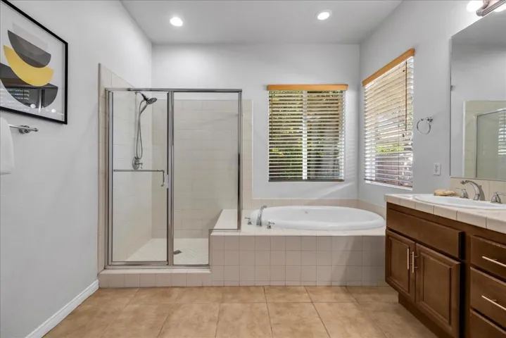 44875 Via Catalina - Primary Bdrm Bathrm