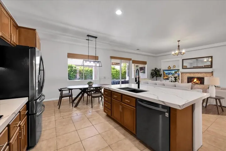 44875 Via Catalina - Great Rm Kitchen