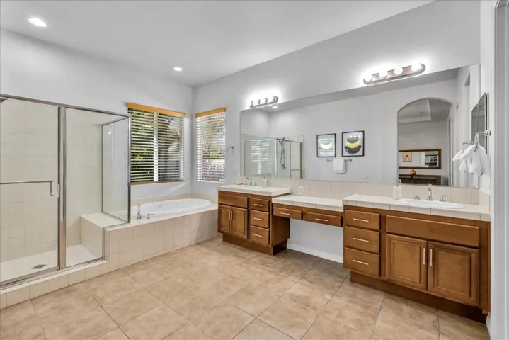 44875 Via Catalina - Primary Bdrm Bathrm
