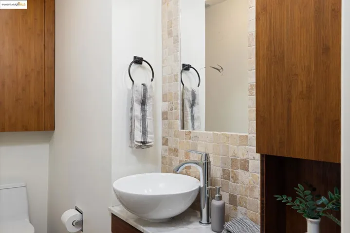 Full Bathroom - Main​​‌​​​​‌​​‌‌​​‌​​​‌‌​​​‌​​‌‌​​‌‌​​‌‌​​​​ Level