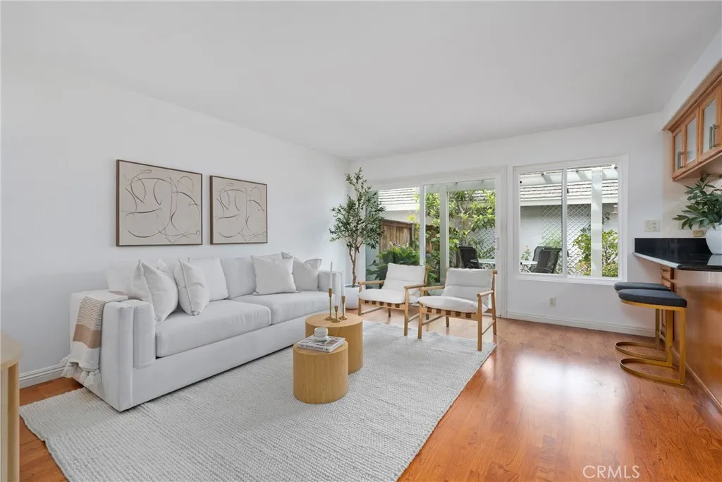 43 W Yale Loop 29, Irvine, California 92604, 3 Bedrooms Bedrooms, ,3 BathroomsBathrooms,Residential,For Sale,Yale Loop,OC25119383