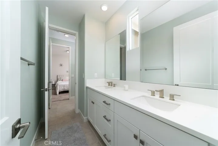 639 Athos, Lake Forest, California 92630