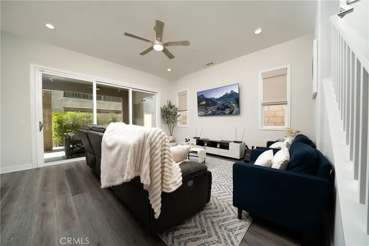 639 Athos, Lake Forest, California 92630