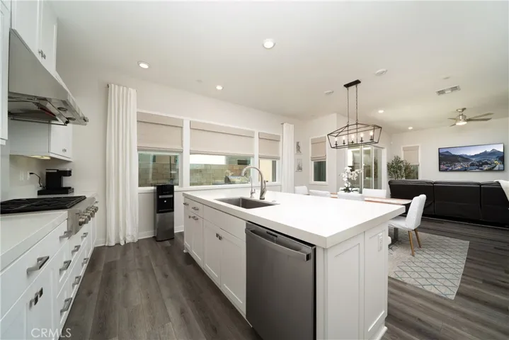 639 Athos, Lake Forest, California 92630