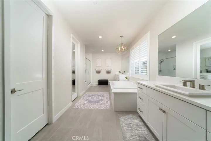 639 Athos, Lake Forest, California 92630