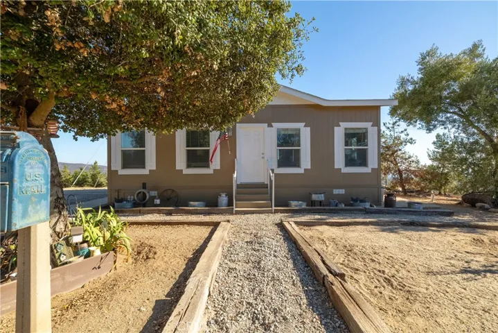 31885 Red Mountain Road, Hemet, California 92544