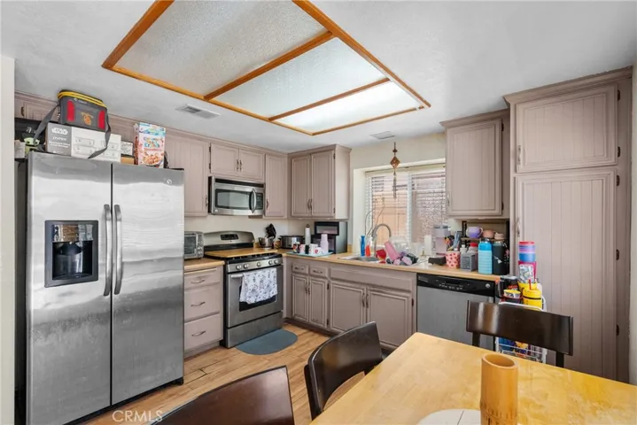 20015 Gilbert Drive, Canyon Country, California 91351