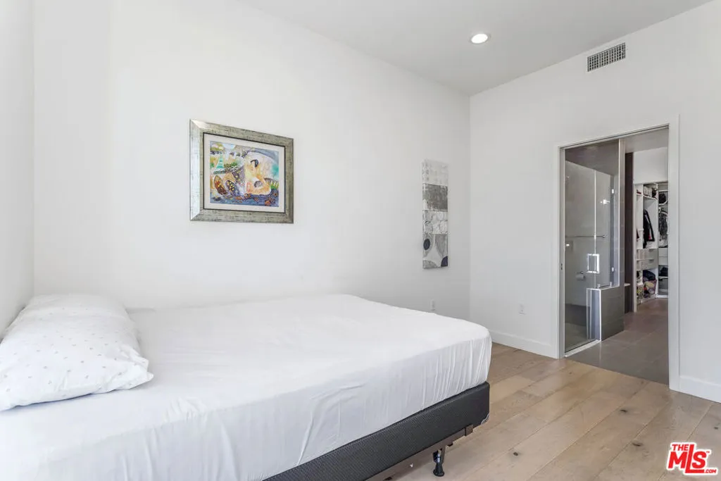 105 S Mariposa Avenue 507, Los Angeles, California 90004 home-pic-12