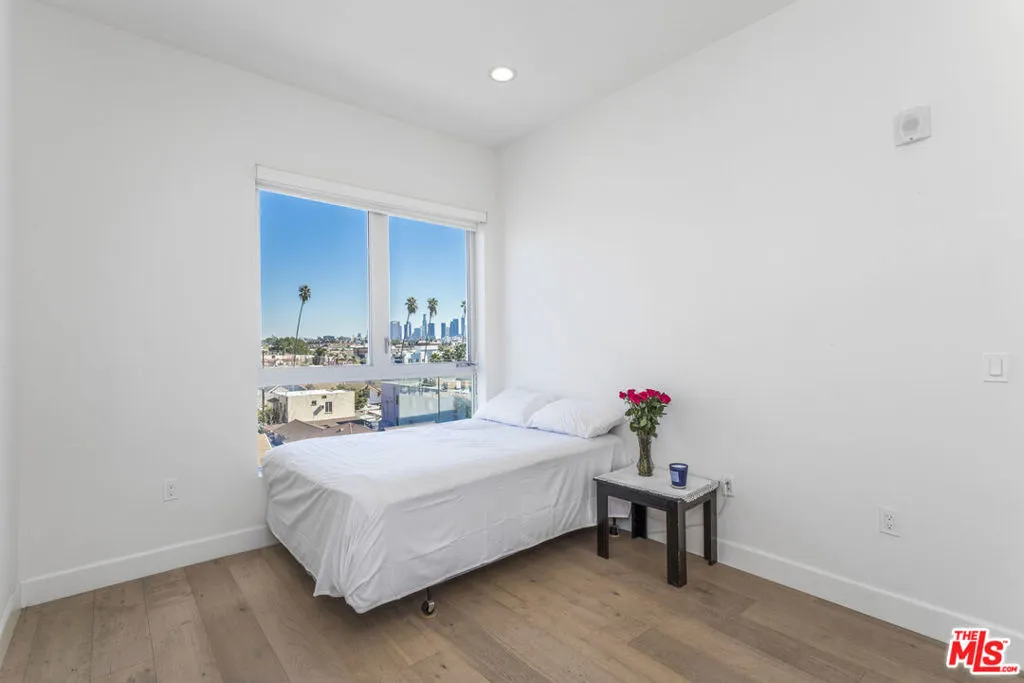 105 S Mariposa Avenue 507, Los Angeles, California 90004 home-pic-20