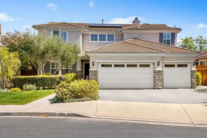 1284 Panorama Ridge Rd, Oceanside, California 92056
