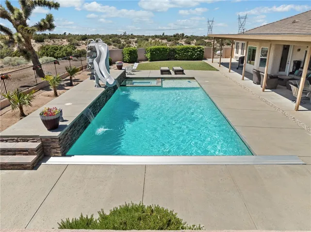 8650 Verbena Road, Oak Hills, California 92344
