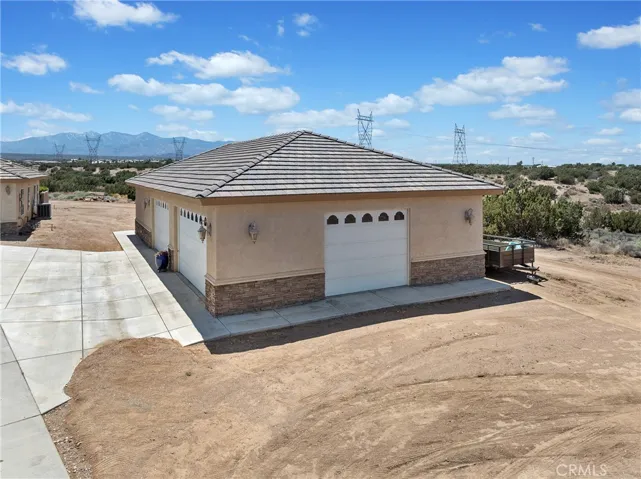 8650 Verbena Road, Oak Hills, California 92344