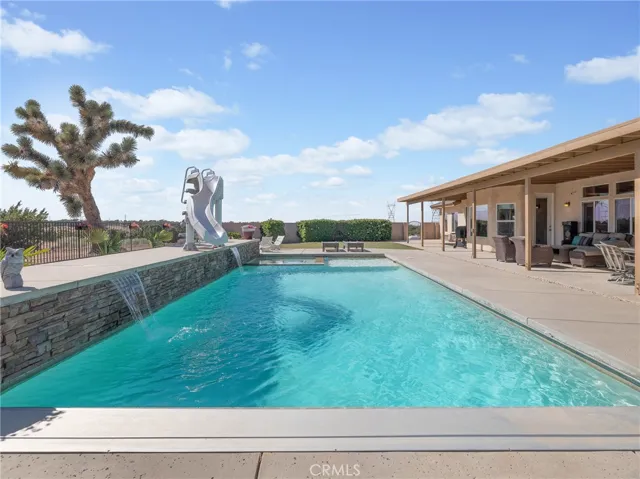 8650 Verbena Road, Oak Hills, California 92344