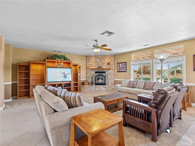 8650 Verbena Road, Oak Hills, California 92344