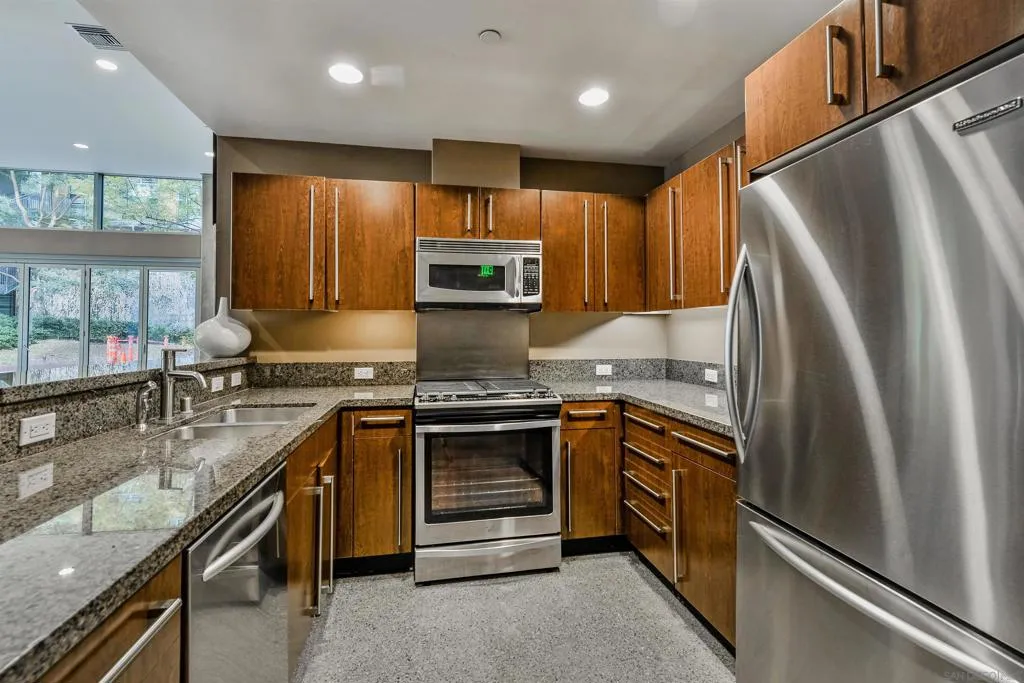 321 10th Ave. 1608, San Diego, California 92101 home-pic-53