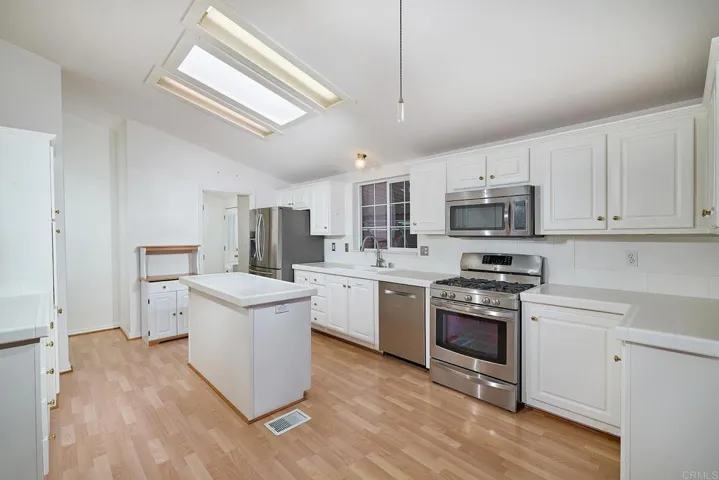 3339 Don Tomaso Drive, Carlsbad, California 92010
