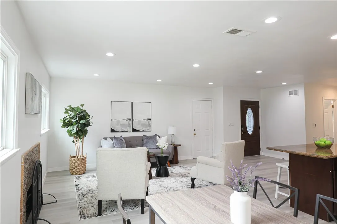 1419 W Laster Avenue, Anaheim, California 92802 home-pic-15