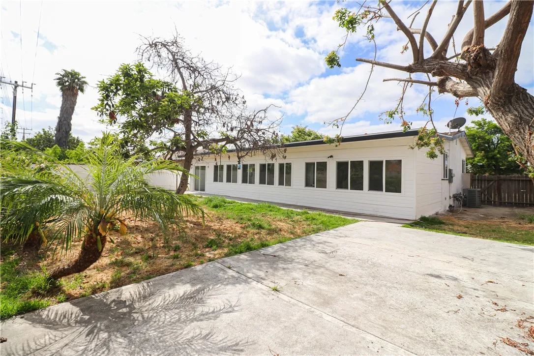 1419 W Laster Avenue, Anaheim, California 92802 home-pic-4
