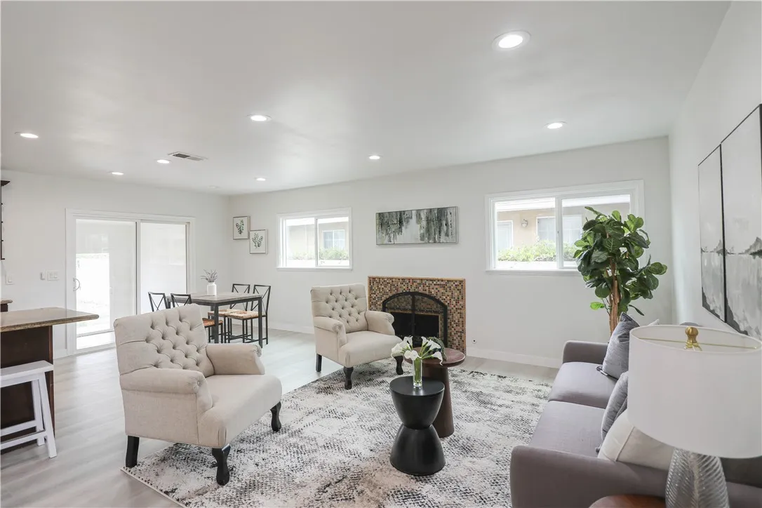 1419 W Laster Avenue, Anaheim, California 92802 home-pic-2