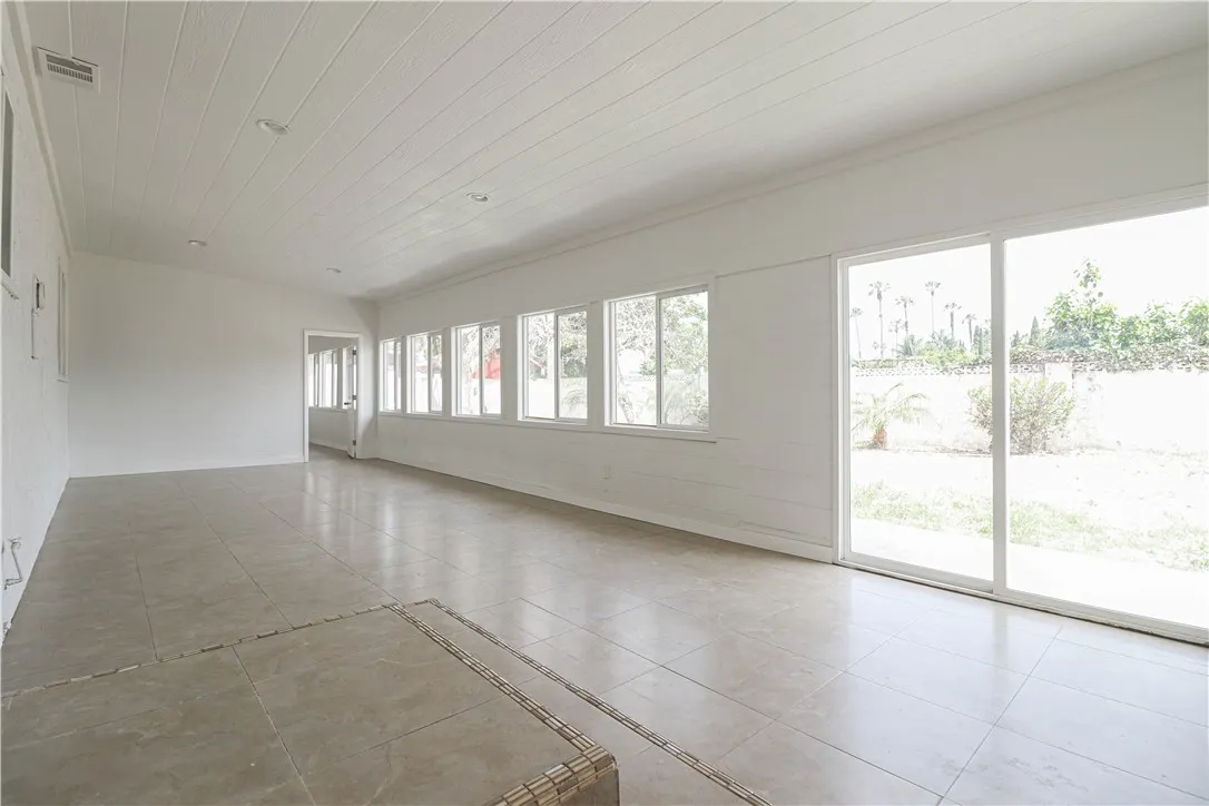 1419 W Laster Avenue, Anaheim, California 92802 home-pic-3