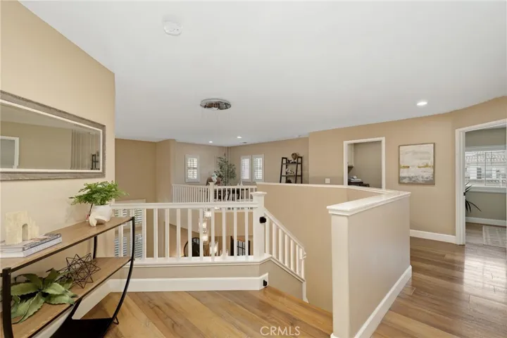 Upstairs to wide open hall