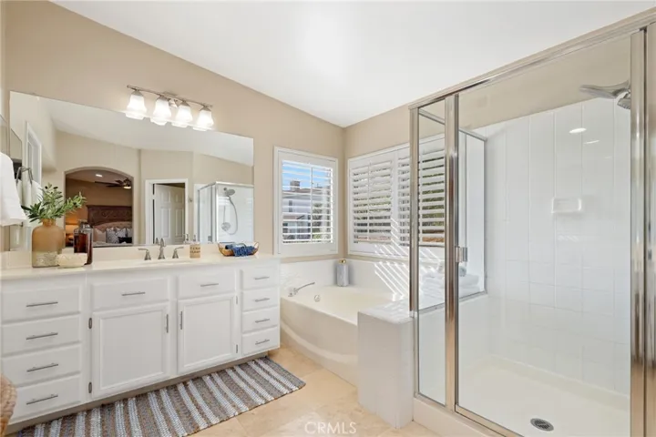 Large ensuite bath