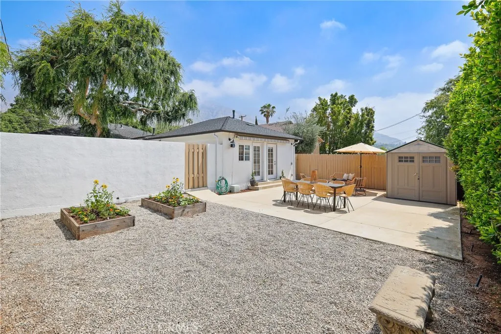 2482 New York Drive, Altadena, California 91001 home-pic-38